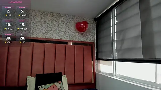 Hanna Lee   online show from September 24, 2025, 8:23 pm