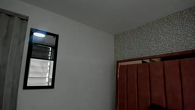 Hanna Lee   online show from October 10, 2025, 7:35 pm