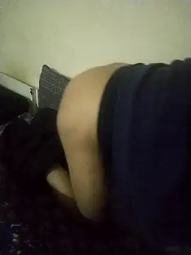 Snapshot of moroooooooo12 chatting on October 29, 2025, 7:54 am moroooooooo12 online show from October 29, 2025, 7:54 am