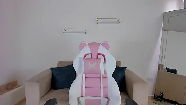 Snapshot of april_smiith chatting on September 11, 2025, 12:16 pm april smiith online show from September 11, 2025, 12:16 pm