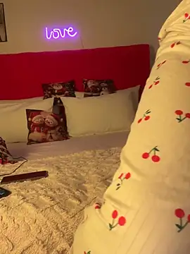 OnlyRima online show from November 25, 2025, 9:53 am