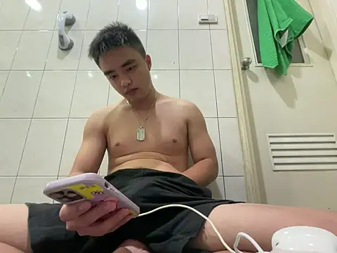 greenteazhang online show from November 9, 2025, 10:13 am