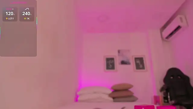 Snapshot of Anastasia_lauren chatting on October 20, 2025, 7:47 pm Anastasia lauren online show from October 20, 2025, 7:47 pm