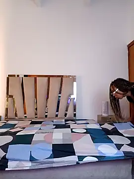 Elowen Clark online show from February 11, 2026, 7:30 pm