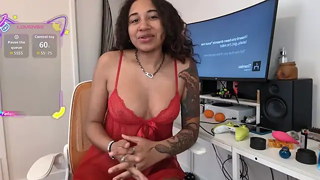 onlystrings online show from February 13, 2026, 11:12 pm