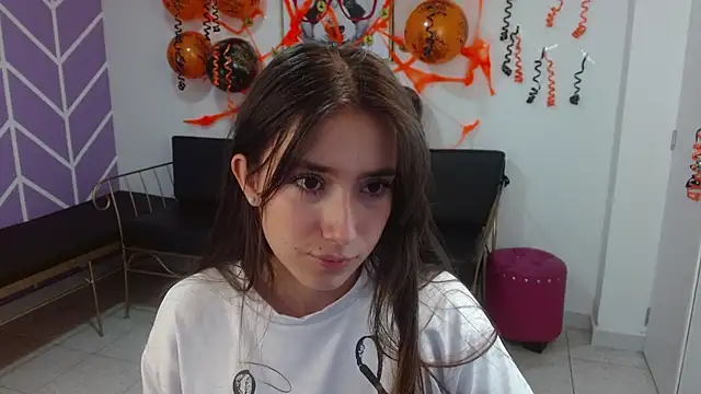 Snapshot of Adhara_Kitten chatting on October 21, 2025, 1:01 pm Adhara Kitten online show from October 21, 2025, 1:01 pm