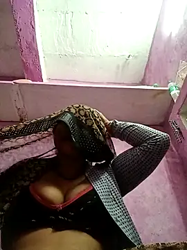 Hot komal1 online show from November 22, 2025, 10:42 pm