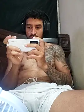 Snapshot of Alexsexygamer chatting on April 7, 2026, 1:28 am Alexsexygamer online show from April 7, 2026, 1:28 am