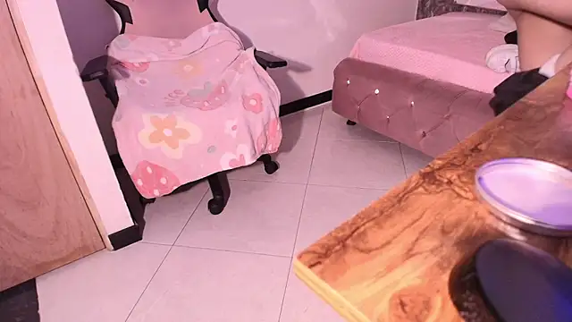 Snapshot of Terraelowen chatting on October 11, 2025, 10:58 am Terraelowen online show from October 11, 2025, 10:58 am