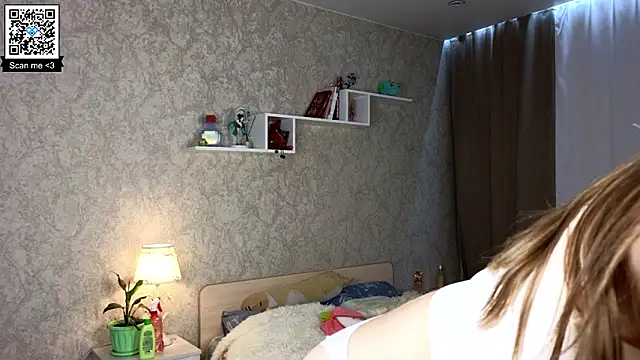 AnnyiBlue online show from February 4, 2026, 12:33 pm