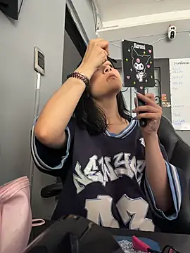 TatiLee online show from April 4, 2026, 1:41 pm