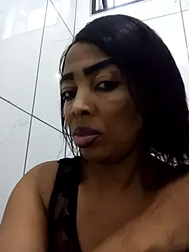 Snapshot of SEXYMOANSXX chatting on April 4, 2026, 4:33 am SEXYMOANSXX online show from April 4, 2026, 4:33 am