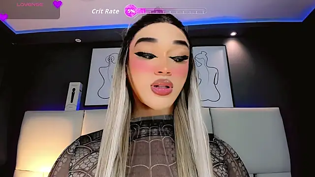 Valeriasmiithh online show from October 17, 2025, 8:33 pm