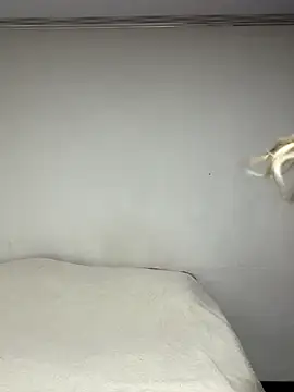 Snapshot of kymberly-reyes11 chatting on December 4, 2025, 2:43 am kymberly-reyes11 online show from December 4, 2025, 2:43 am