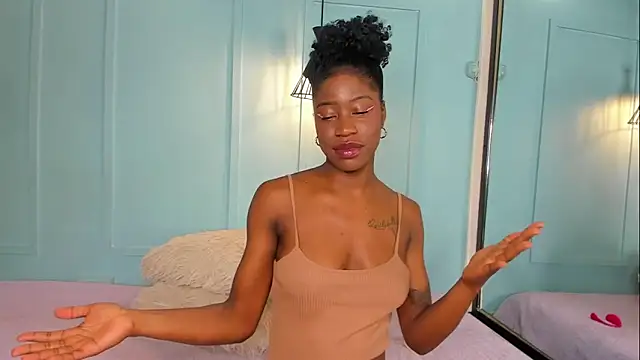 Snapshot of MichellePose chatting on November 13, 2025, 12:37 pm MichellePose online show from November 13, 2025, 12:37 pm