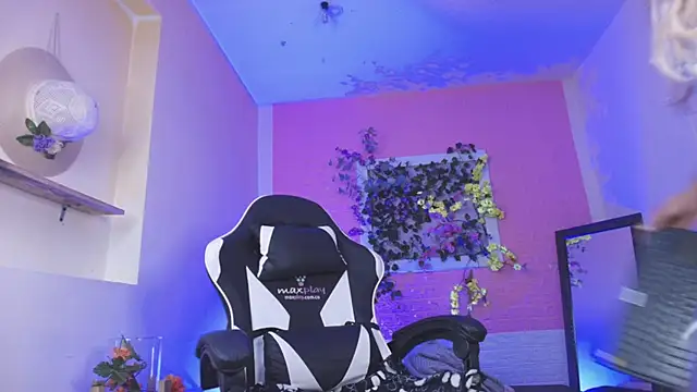 Snapshot of Katy_bratz_ chatting on September 22, 2025, 2:24 am Katy bratz online show from September 22, 2025, 2:24 am