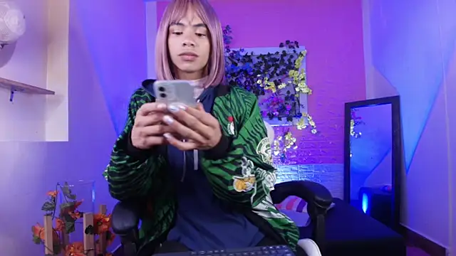 Snapshot of Katy_bratz_ chatting on October 6, 2025, 12:52 am Katy bratz online show from October 6, 2025, 12:52 am