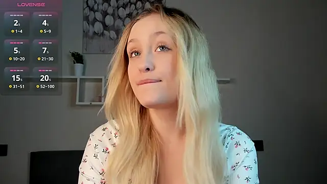 Julliakoill online show from November 14, 2025, 12:37 pm