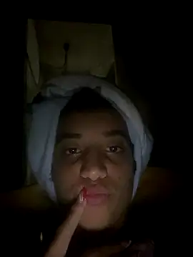 Snapshot of Larissa41 chatting on January 6, 2026, 12:03 am Larissa41 online show from January 6, 2026, 12:03 am