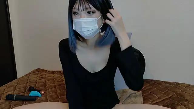 sarina at online show from December 16, 2025, 4:28 am