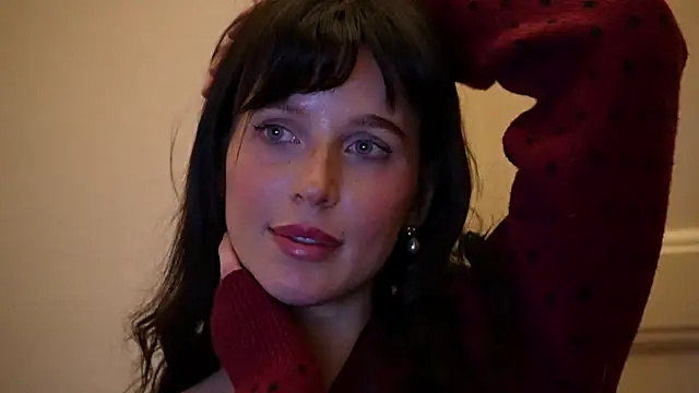 ellaa91 online show from November 18, 2025, 2:54 pm