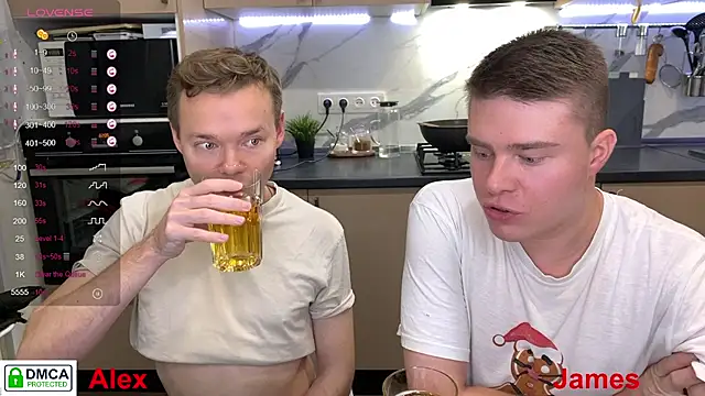 Snapshot of holy_eggs_02 chatting on October 23, 2025, 5:55 pm holy eggs 02 online show from October 23, 2025, 5:55 pm