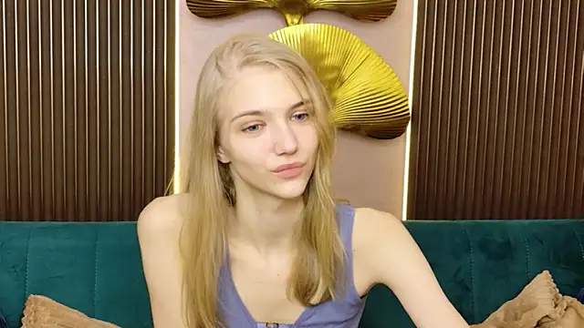 4example Chloe online show from February 26, 2026, 10:36 am