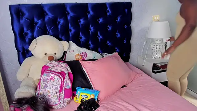 Snapshot of TANISHA_HILL chatting on November 6, 2025, 7:37 pm TANISHA HILL online show from November 6, 2025, 7:37 pm