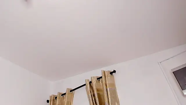 Snapshot of TANISHA_HILL chatting on November 18, 2025, 7:18 pm TANISHA HILL online show from November 18, 2025, 7:18 pm