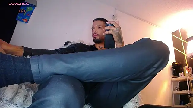 LickMyInk online show from February 15, 2026, 2:41 am