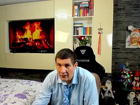 SpartacusDaddy48 online show from February 12, 2026, 5:41 pm