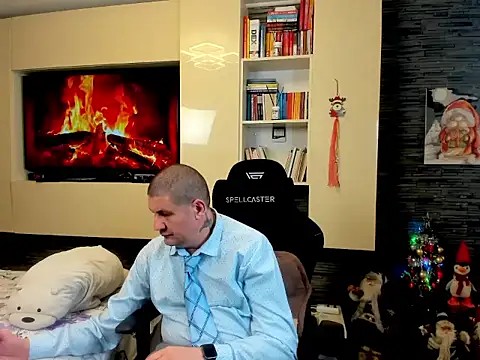 SpartacusDaddy48 online show from February 24, 2026, 5:05 am