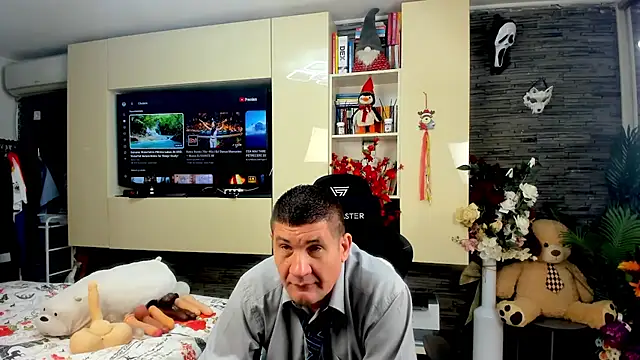 SpartacusDaddy48 online show from April 8, 2026, 8:25 am