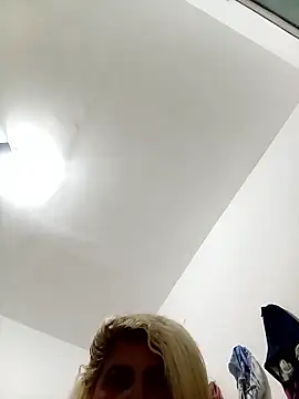 flavinhasensual online show from May 16, 2026, 8:29 pm