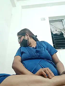 Snapshot of Elie_couple143 chatting on November 11, 2025, 6:41 pm Elie couple143 online show from November 11, 2025, 6:41 pm