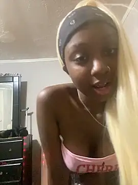 Snapshot of HennessyBaby21 chatting on September 16, 2025, 4:35 am HennessyBaby21 online show from September 16, 2025, 4:35 am