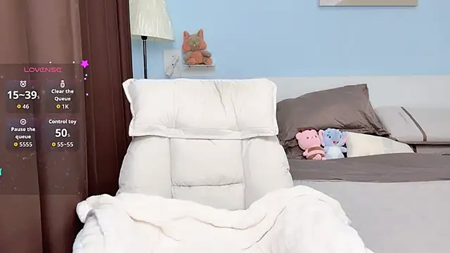 Snapshot of ViViennepp chatting on October 19, 2025, 6:30 pm ViViennepp online show from October 19, 2025, 6:30 pm