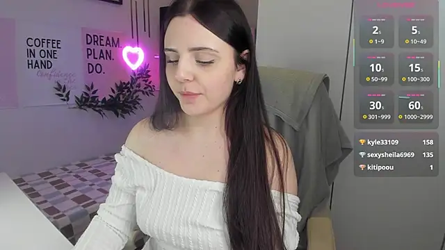 LiaWoow online show from January 5, 2026, 5:27 pm