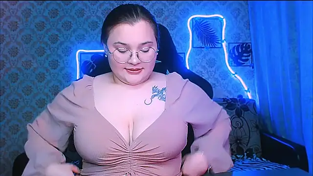 InLoveWithLife26 online show from March 3, 2026, 7:20 pm