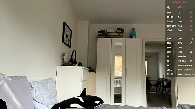 MaydaCornwall online show from October 3, 2025, 7:05 am