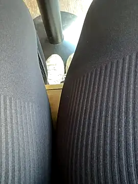 HiddenHoneyLDN online show from November 8, 2025, 1:44 pm