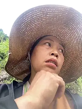 Lai005 online show from October 12, 2025, 2:49 pm