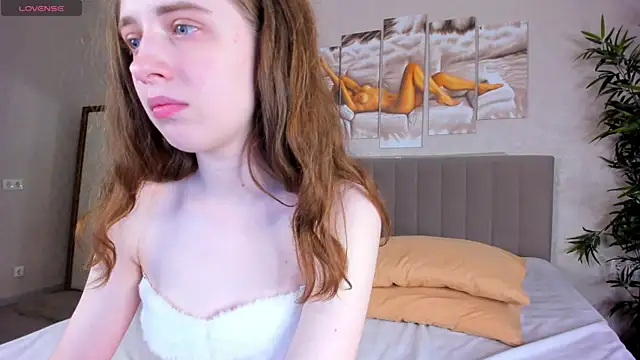 Camilla Kelly online show from April 5, 2026, 1:03 am