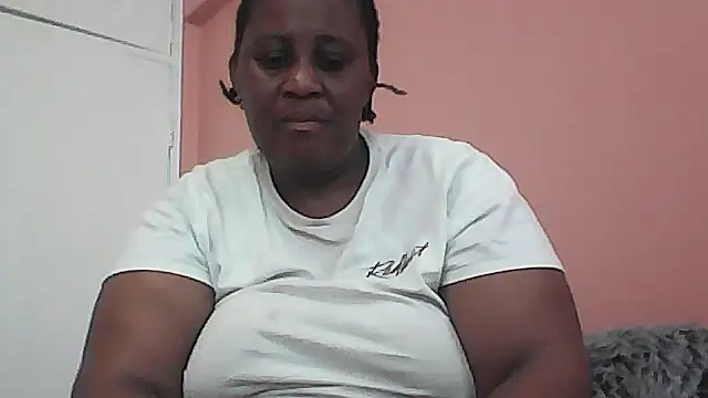 Snapshot of HUGEASSXXXXX chatting on October 5, 2025, 8:34 am HUGEASSXXXXX online show from October 5, 2025, 8:34 am