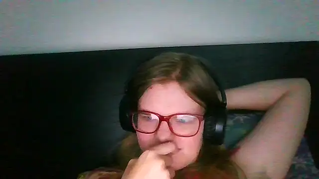 Moonolighta online show from September 30, 2025, 7:02 am