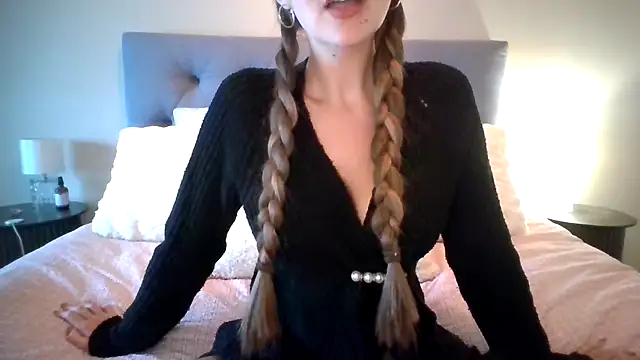 TaylorWest62 online show from October 21, 2025, 12:50 pm