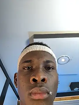 Snapshot of Brycce_santos chatting on October 25, 2025, 4:13 pm Brycce santos online show from October 25, 2025, 4:13 pm