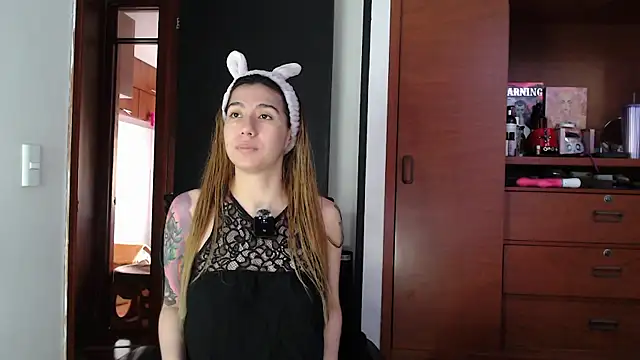 Snapshot of karlamoon23 chatting on September 24, 2025, 8:56 pm karlamoon23 online show from September 24, 2025, 8:56 pm