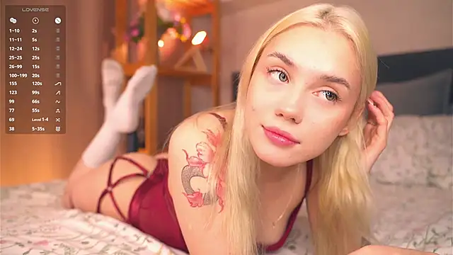 Snapshot of LilianBenskin chatting on November 13, 2025, 6:45 am LilianBenskin online show from November 13, 2025, 6:45 am