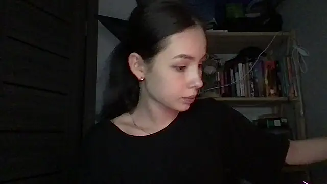 Yuna5343 online show from October 17, 2025, 8:22 pm